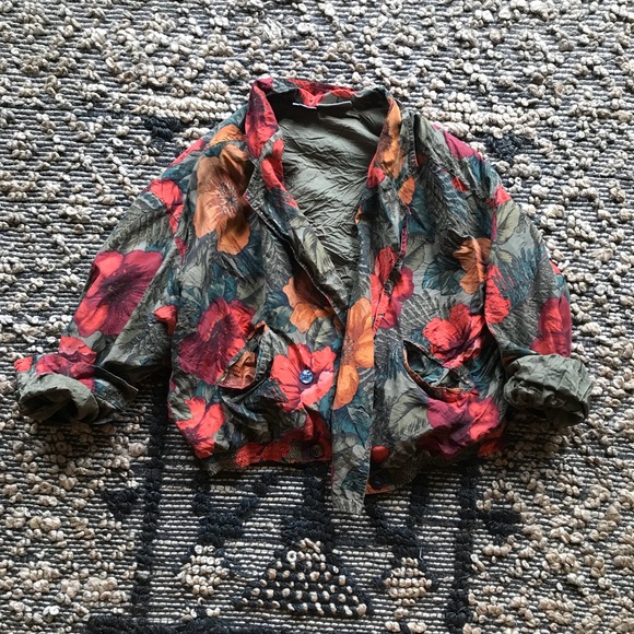 Tropical print light wind breaker - Picture 3 of 6